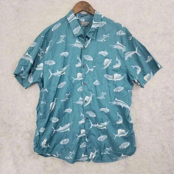 Eddie Bauer Mens Classic Fit Shark Print Short Sleeve Shirt XL 100% Cotton - Picture 1 of 6